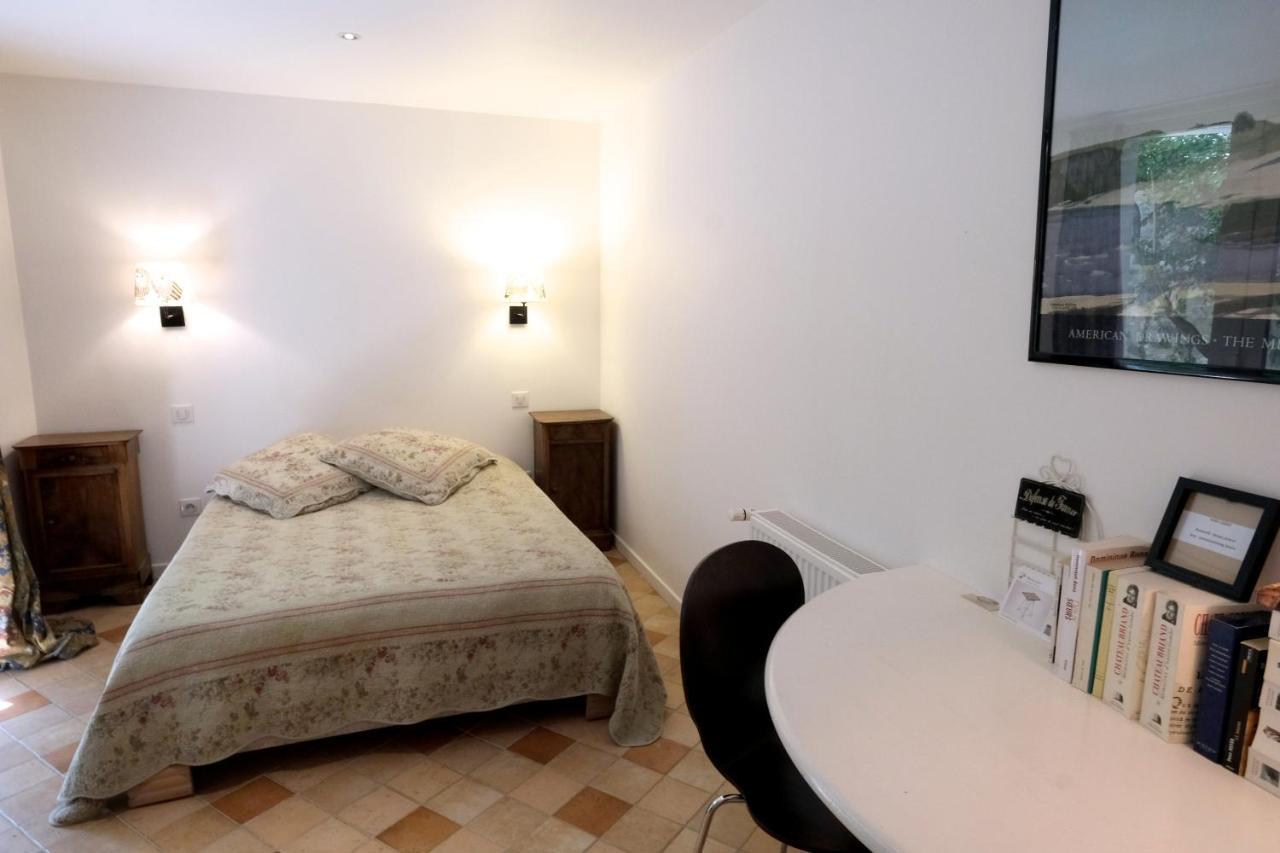 Le 3 Rue Grande Bed and Breakfast Moret-sur-Loing Εξωτερικό φωτογραφία