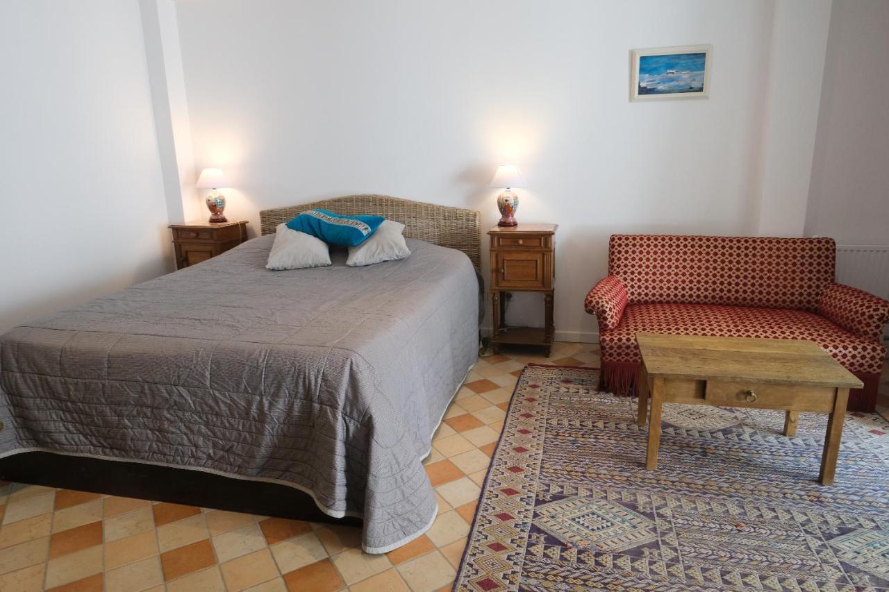 Le 3 Rue Grande Bed and Breakfast Moret-sur-Loing Εξωτερικό φωτογραφία