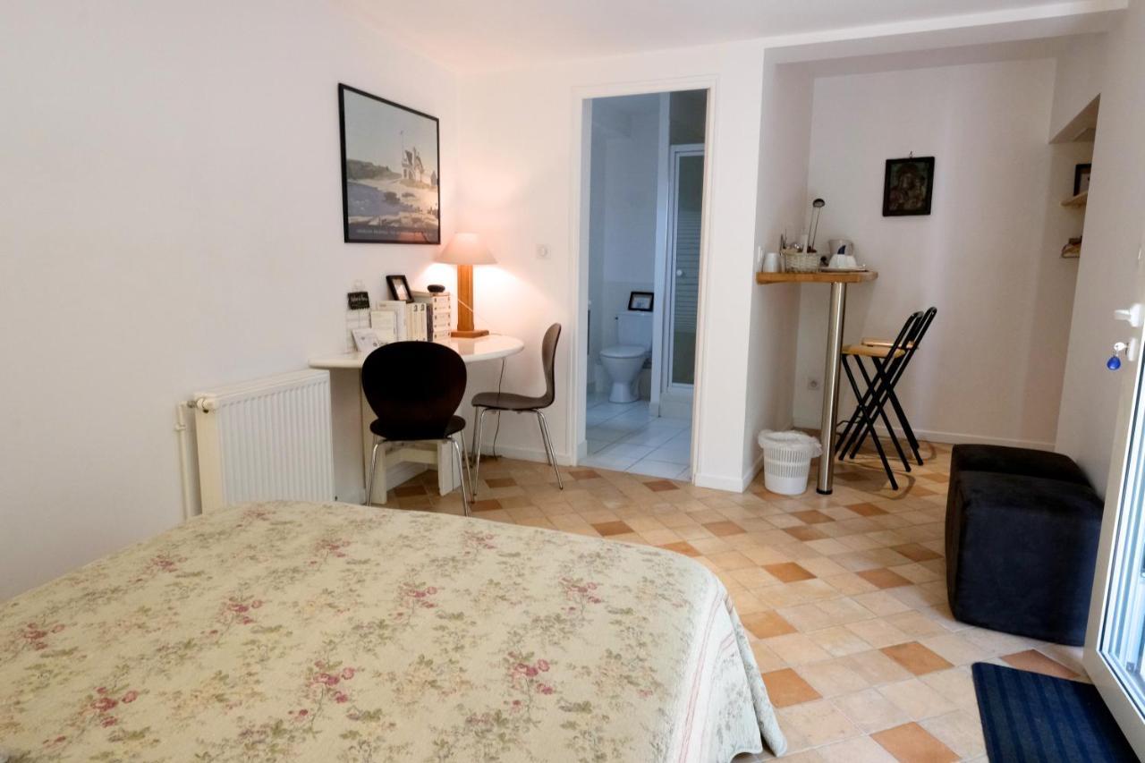 Le 3 Rue Grande Bed and Breakfast Moret-sur-Loing Εξωτερικό φωτογραφία