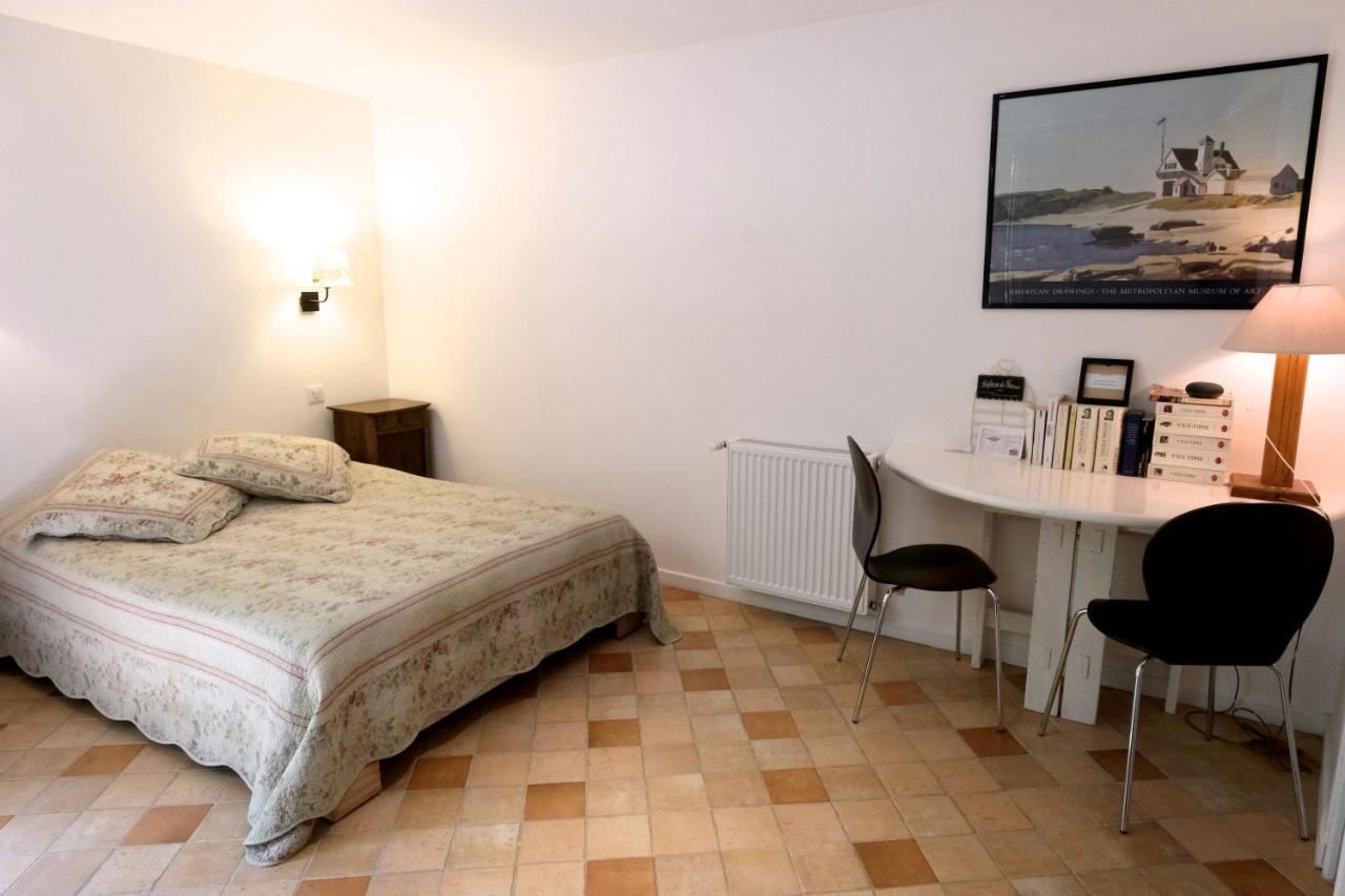 Le 3 Rue Grande Bed and Breakfast Moret-sur-Loing Εξωτερικό φωτογραφία