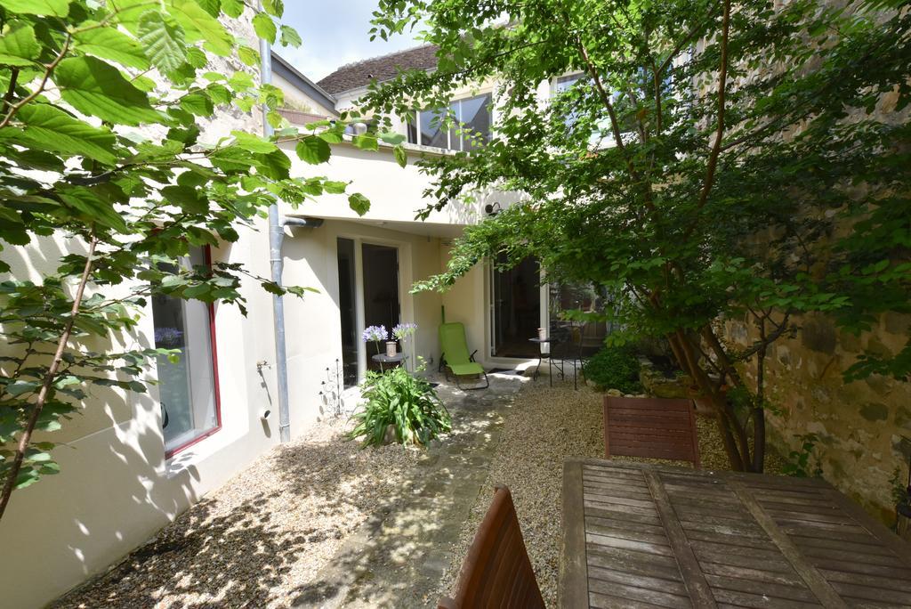 Le 3 Rue Grande Bed and Breakfast Moret-sur-Loing Εξωτερικό φωτογραφία