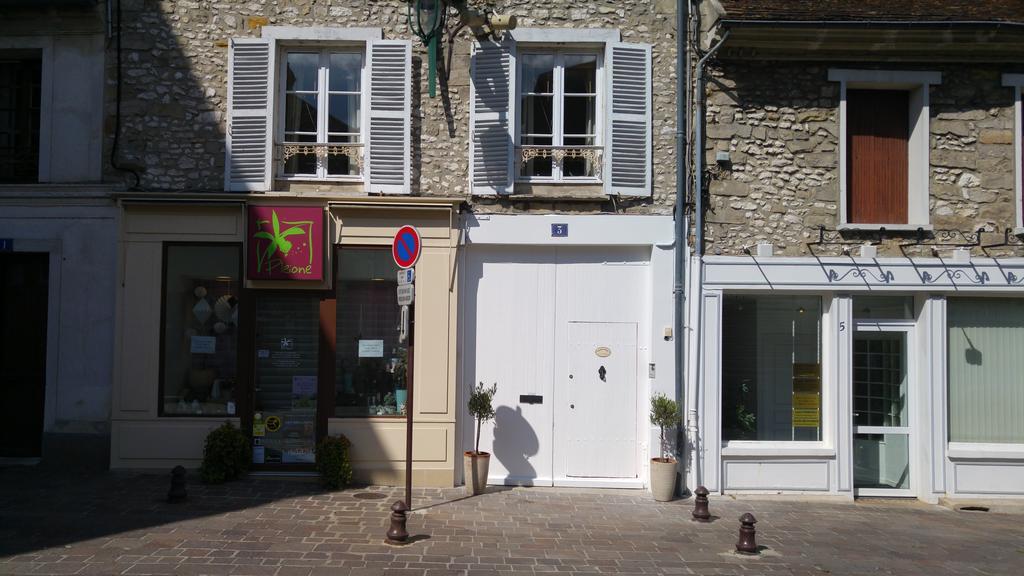Le 3 Rue Grande Bed and Breakfast Moret-sur-Loing Εξωτερικό φωτογραφία
