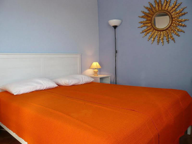 Le 3 Rue Grande Bed and Breakfast Moret-sur-Loing Εξωτερικό φωτογραφία
